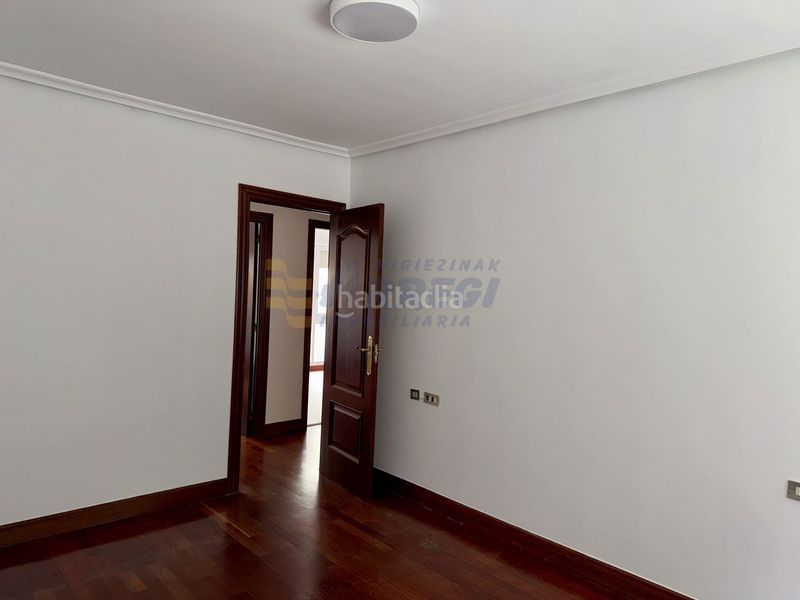 Foto 99c4a3af-b330-4693-85d9-3eed9208f3fb. Appartamento con parcheggio in Eibar