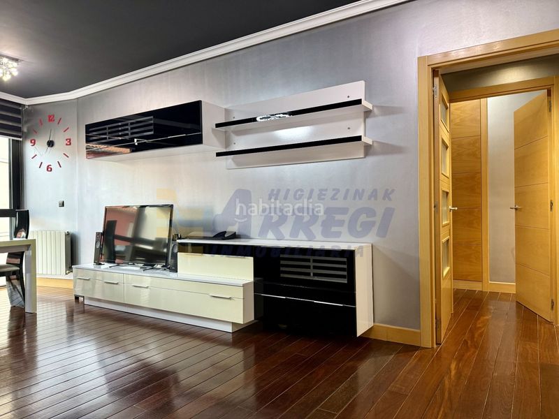 Foto d02c98b8-6ee5-4fb8-b93d-3fb36e7532ed. Etagenwohnung mit heizung in Eibar