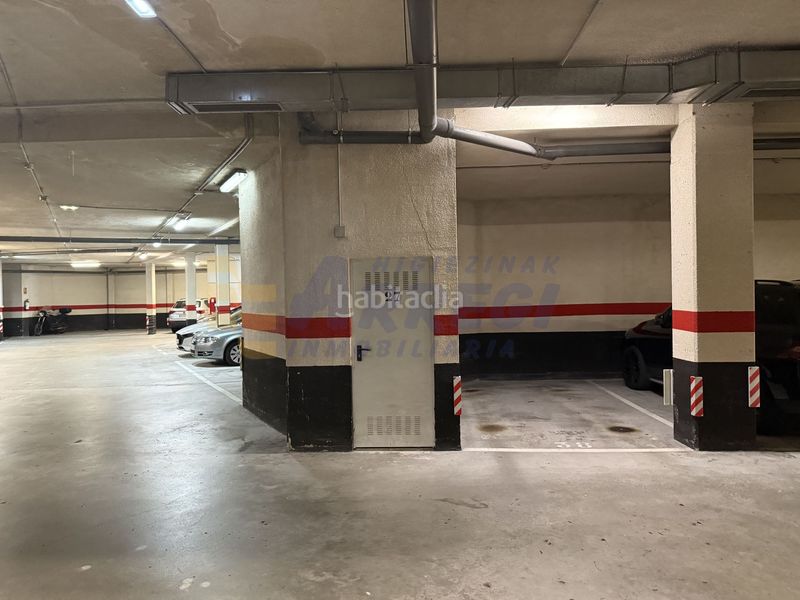 Foto cde1c60b-cfe6-4232-be7d-acbfc32f0cae. Autoparkplatz in Eibar