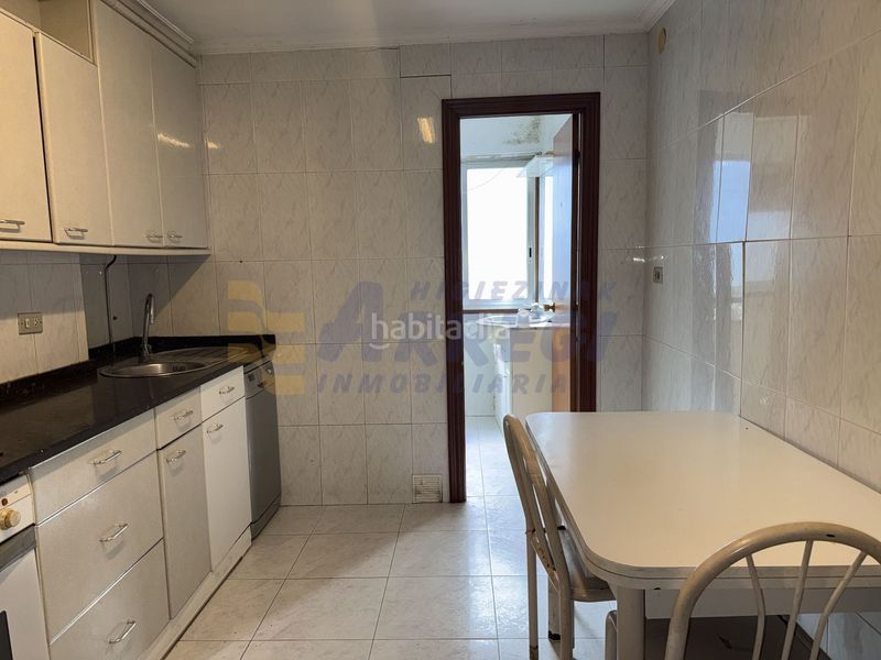 Foto 1a806b8d-0d10-46cc-a5df-075e2416d097. Flat in Eibar