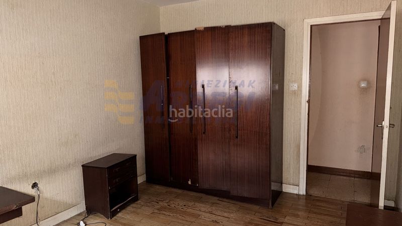 Foto 1b3d3a9d-7e57-4713-b0b3-4a4a0470a11e. Pis a Eibar