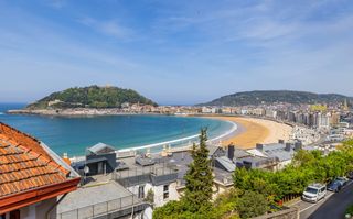Pis  Donostia-san sebastián - paseo de la fe 20. donostia-san sebasti. Magnífico dúplex con vistas a la concha y terraza exclusiva a la