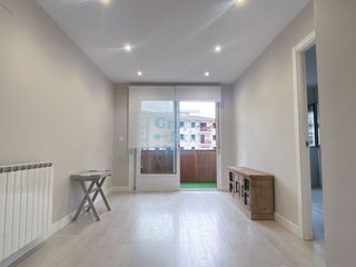 Rent Flat  Andoain - agustin leitza plaza. Vivienda exterior recién reformada en el centro de andoain.