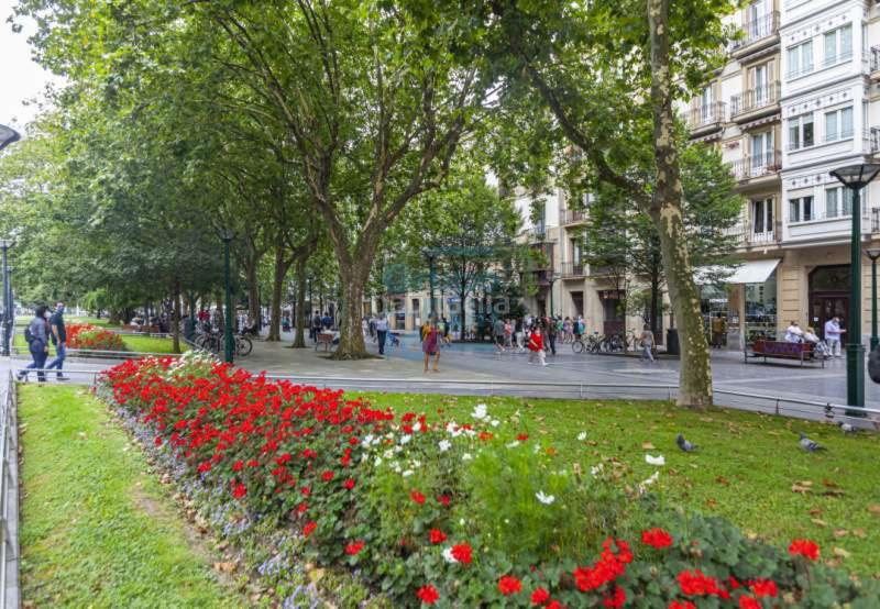 Foto 0a9f01f2-3e48-4456-883c-4a29286b8222. Rent flat in Área Romántica Donostia - San Sebastián