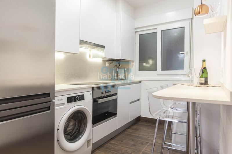 Foto 6a582cef-e4a8-4a43-8394-60108b15e465. Rent flat in Área Romántica Donostia - San Sebastián