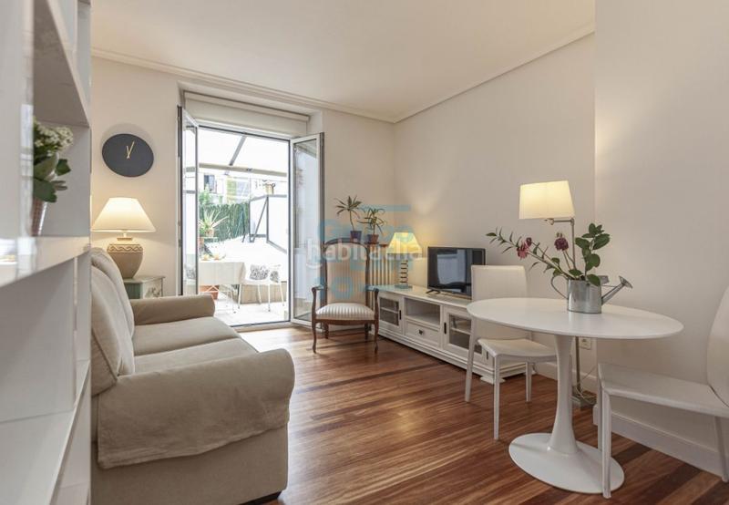 Foto d82a6c73-69cb-4fbf-a344-2e198dbe0651. Rent flat in Área Romántica Donostia - San Sebastián