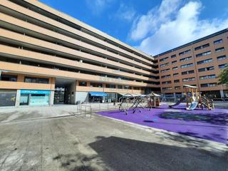 Autoparkplatz  Donostia-san sebastián - teresa de calcuta plaza. En eguía atractiva y funcional raya de garaje en venta frente a