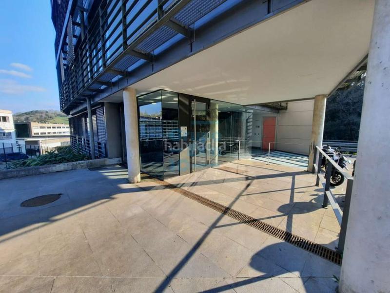 Foto 03d7fb4a-0705-4057-8896-c5e0e111fe75. Miete büro mit parking in Ibaeta Donostia - San Sebastián