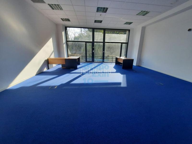 Foto cfc170a3-eb54-48ab-b6e7-344fa55f0cad. Rent office space with parking in Ibaeta Donostia - San Sebastián