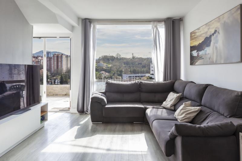 Foto 0e0d6f46-c8f4-48d5-a098-69a79ef87397. Casa a schiera con riscaldamento parcheggio piscina in Donostia - San Sebastián