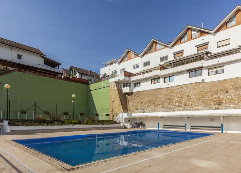 Foto 4f648638-37bf-400a-9111-56d92c4d5897. Casa a schiera con riscaldamento parcheggio piscina in Donostia - San Sebastián