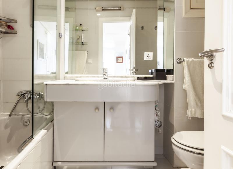 Foto 0476e637-490f-4f18-a9fe-1f3c201d31f1. Àtic amb calefacció a Parte Vieja Donostia - San Sebastián