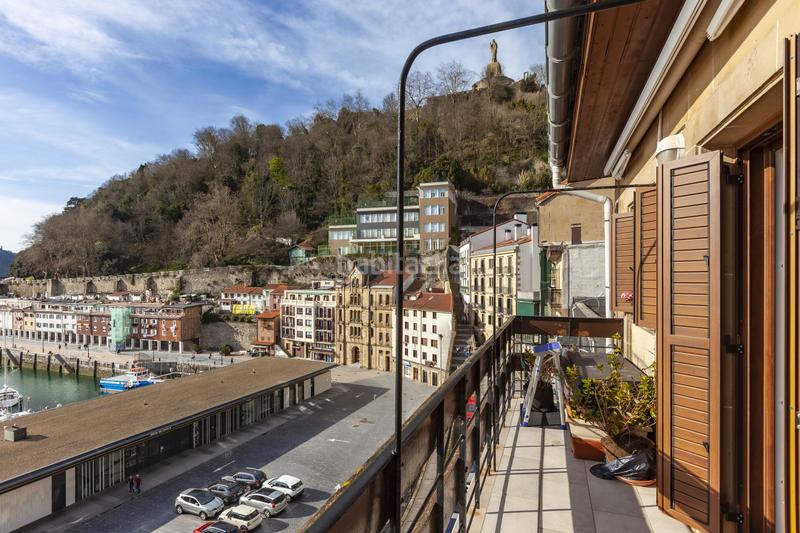 Foto fcf18e11-c162-4752-b5cc-1100fb382fed. Àtic amb calefacció a Parte Vieja Donostia - San Sebastián