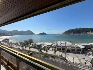 Lloguer Pis  Donostia-san sebastián - paseo miraconcha de. Magnífico piso con vistas ubicado en plena bahía donostiarra.