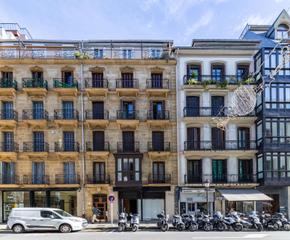 Local commercial  Donostia-san sebastián - hernani kalea. Amplio local comercial en excelente estado, a escasos metros de