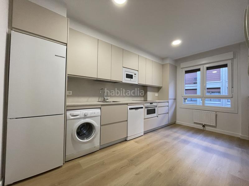 Foto ac739fcb-0658-4785-a9b7-810f9a8639d5. Location appartement avec chauffage parking dans Gros Donostia - San Sebastián