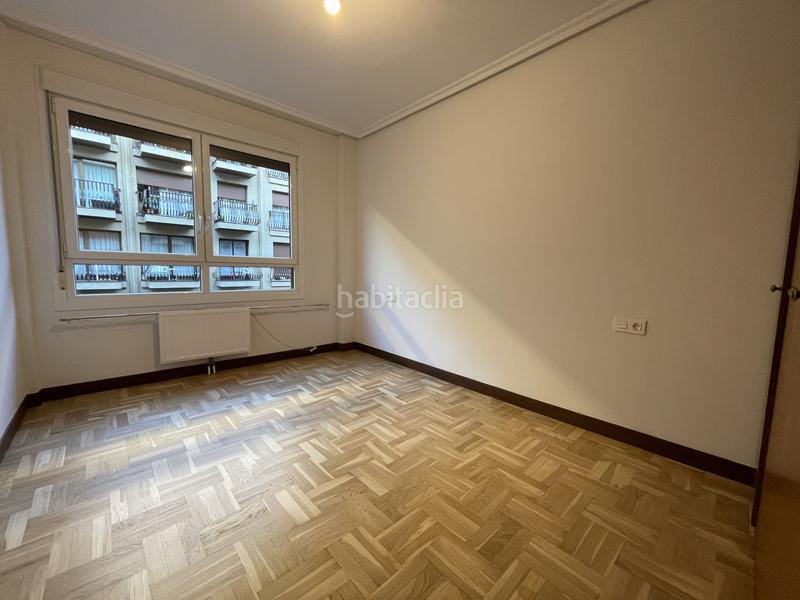 Foto 0748e8a9-a34b-4ba7-98a5-834e59a8f1bb. Miete etagenwohnung mit heizung parking in Gros Donostia - San Sebastián