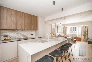 Appartamento  De castell. Elegancia reformada en castell, barrio de castellana
