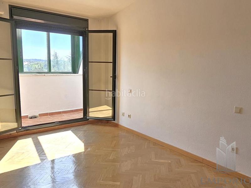 Foto 57c37beb-13e7-4e28-b8ce-ea393de29bce. Alquiler ático en río navia 4 ático con 2 terrazas urb. con amplio jardín y piscina en Collado Villalba