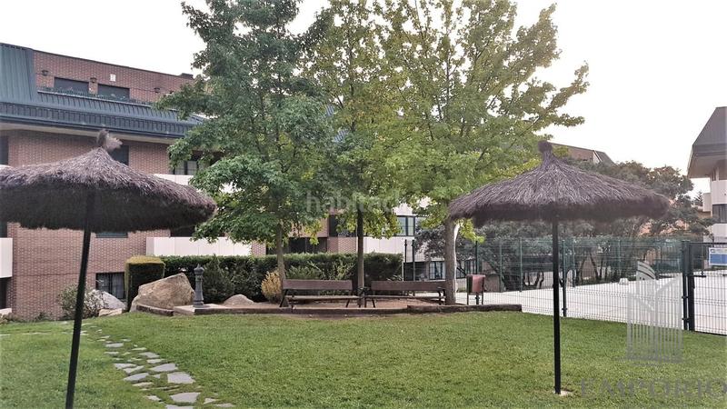 Foto d36b6647-a163-473e-a85b-c2b1e1785fc6. Alquiler ático en río navia 4 ático con 2 terrazas urb. con amplio jardín y piscina en Collado Villalba