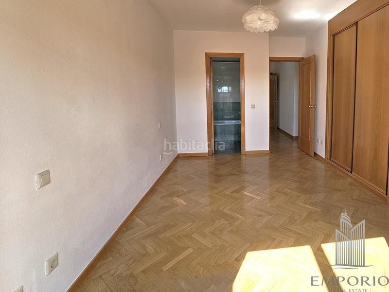 Foto d44aff11-e4b6-4e5d-b852-21173be02053. Alquiler ático en río navia 4 ático con 2 terrazas urb. con amplio jardín y piscina en Collado Villalba