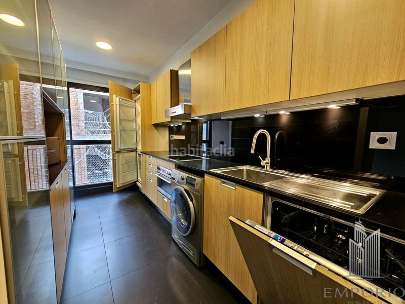 Foto f84d0c8b-4fea-4d48-8c09-638aa3db111c. Lloguer apartament amb calefacció aparcament a El Viso Madrid