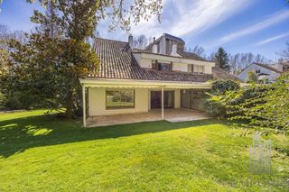 Maison jumelée  De fresnedillas 11. Chalet pareado en puerta de hierro con parcela privada de 1.000