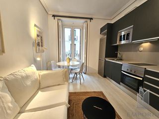 Alquiler Piso en Justicia-Chueca. Piso con 3 balcones a la calle  zona salesas