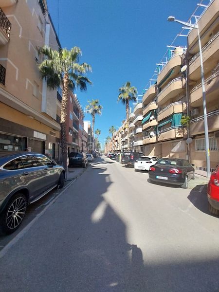 Foto bf0b3821-89d8-4c6a-8d0b-e57d5bbe10f5. Pis amb calefacció piscina a Martos