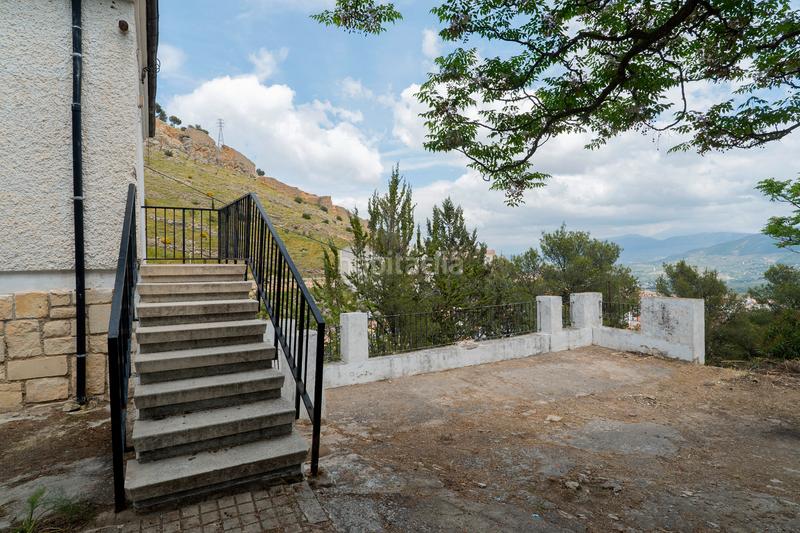 Foto 1f033e0d-2842-4035-8379-3f47e8c3fcde. Xalet amb calefacció aparcament piscina a San Felipe - El Almendral - La Merced Jaén