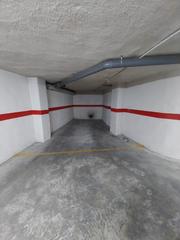 Aparcament cotxe  Calle de sefarad. Garaje en venta en calle de sefarad