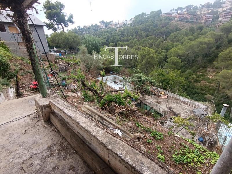Foto a5d346b5-c0e5-4e6e-941d-aa0cb47d5def. Finca rústica terreno de 1.240m2 en Vallirana