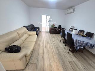 Appartement  Antonio machado. Piso en c antonio machado con patio de 20m2