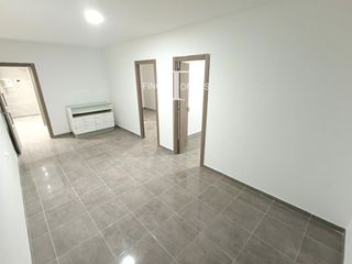 Local Comercial  Primer de maig. Local reformado para entrar a vivir en sant boi