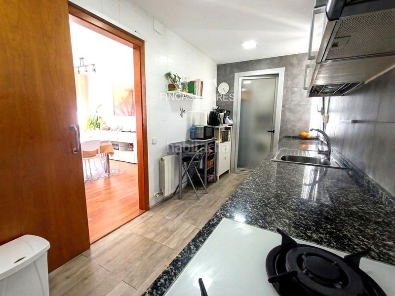 Foto 16b91de9-260d-4c5e-bef5-fa19a8309ee0. Pis amb aparcament a La Guineueta Barcelona