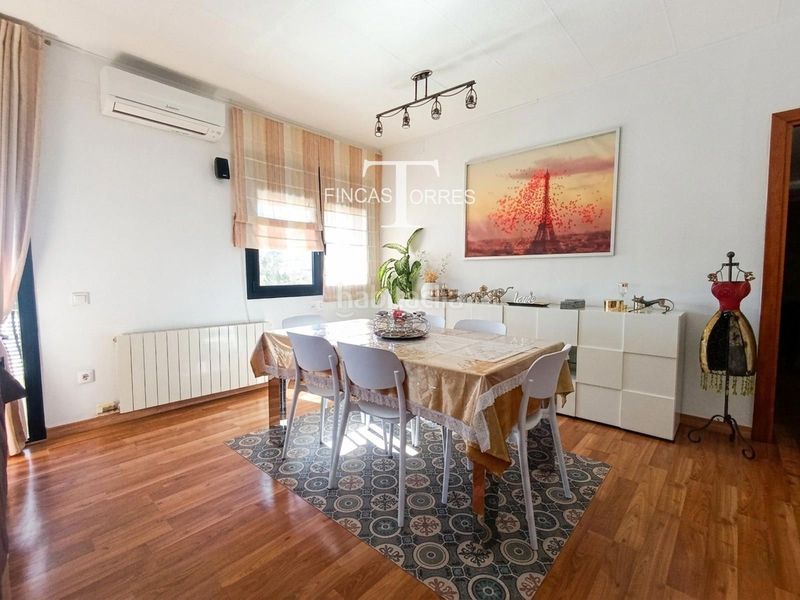 Foto a9eaf860-e371-4bf8-be70-d20df64353f9. Pis amb aparcament a La Guineueta Barcelona