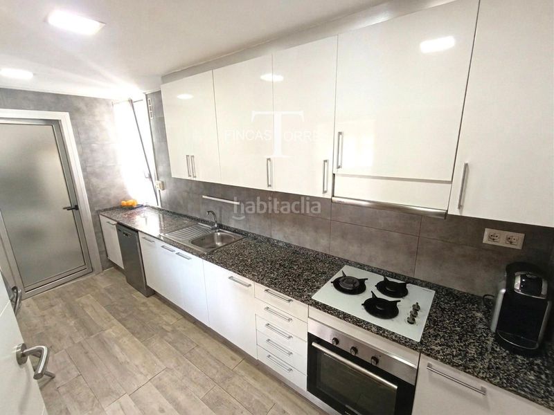 Foto d26161a8-c59c-4e4e-9484-cdc32a12527d. Pis amb aparcament a La Guineueta Barcelona