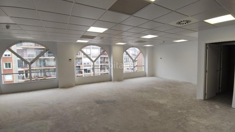 Foto cf9a3299-cba7-4865-97f7-4a99a7ed6b2c. Location bureau avec chauffage dans La Nova Esquerra de l´Eixample Barcelona