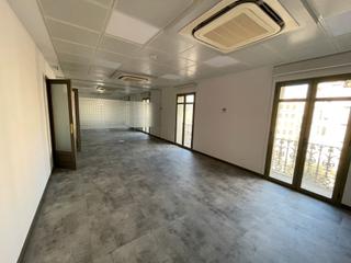 Location Bureau  Carrer de gràcia. Disponible en enero 2021