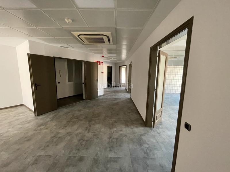 Foto 3eb4c890-f911-4a14-9642-0f0d3e402930. Alquiler oficina disponible en enero 2021 en Vila de Gràcia Barcelona