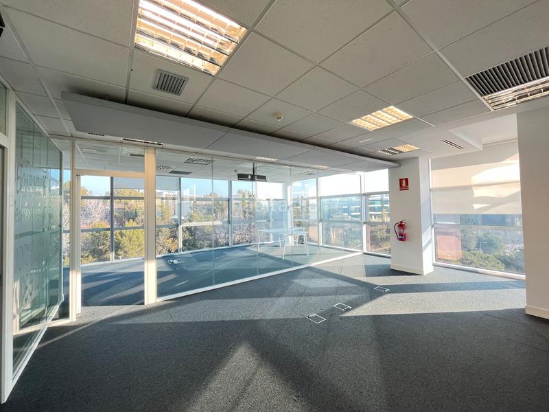 Foto b029dd3d-2735-48a3-a45d-04057365649f. Miete büro mit heizung in Volpelleres Sant Cugat del Vallès