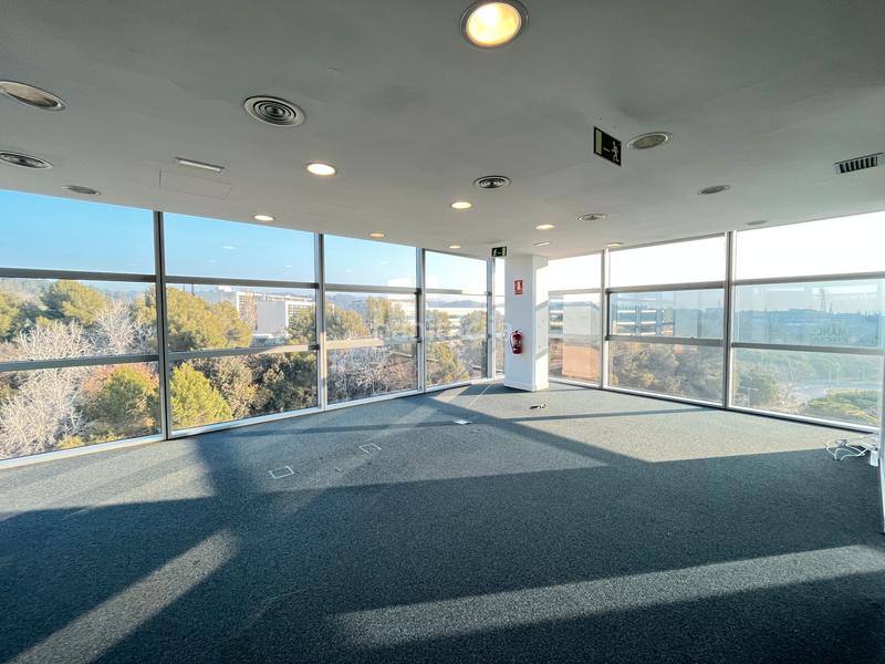 Foto b1d4764a-785c-47fd-9575-f2cc49232a81. Miete büro mit heizung in Volpelleres Sant Cugat del Vallès