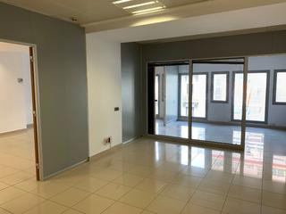 Rent Office space  Carrer d'enric granados