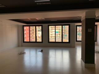 Location Bureau  N/a. Reformado y con acabados de lujo