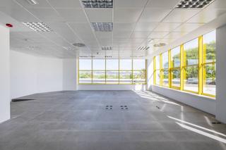 Rent Office space in Carrer del solsonès 2b. Junto aeropuerto