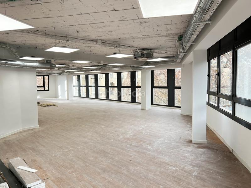 Foto 121ddd0c-2d31-4ab2-9fa3-249aff328157. Alquiler oficina en pleno centro en Gòtic Barcelona