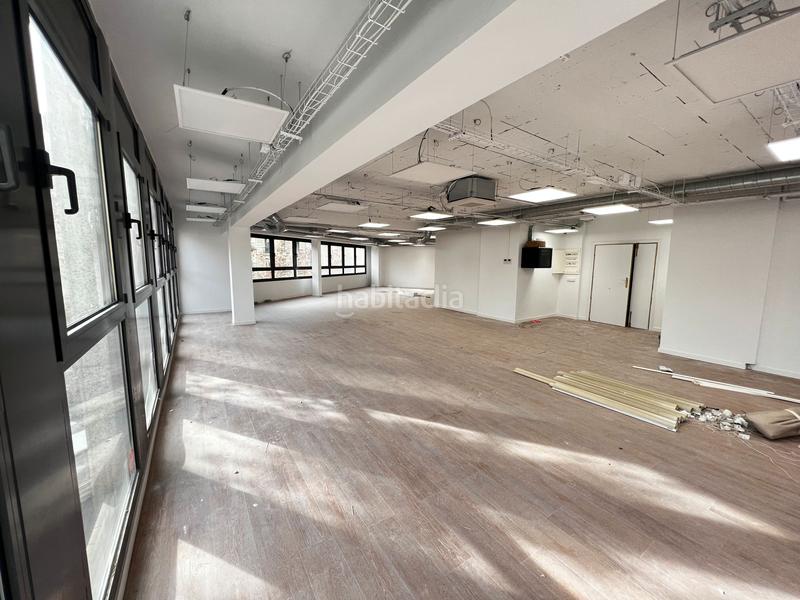 Foto cdc4a3e9-3615-4726-9dd7-f45714b77cec. Alquiler oficina en pleno centro en Gòtic Barcelona