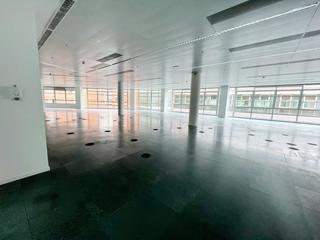 Location Bureau  Carrer dels almogàvers. En @22