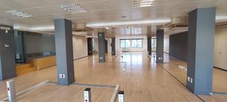 Rent Office space  Gran via de les corts catalanes. Muy luminosa