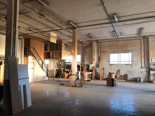 Nau industrial a Carrer del pla 78. Con instalaciones